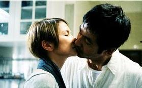 娱乐吃瓜酱吻戏